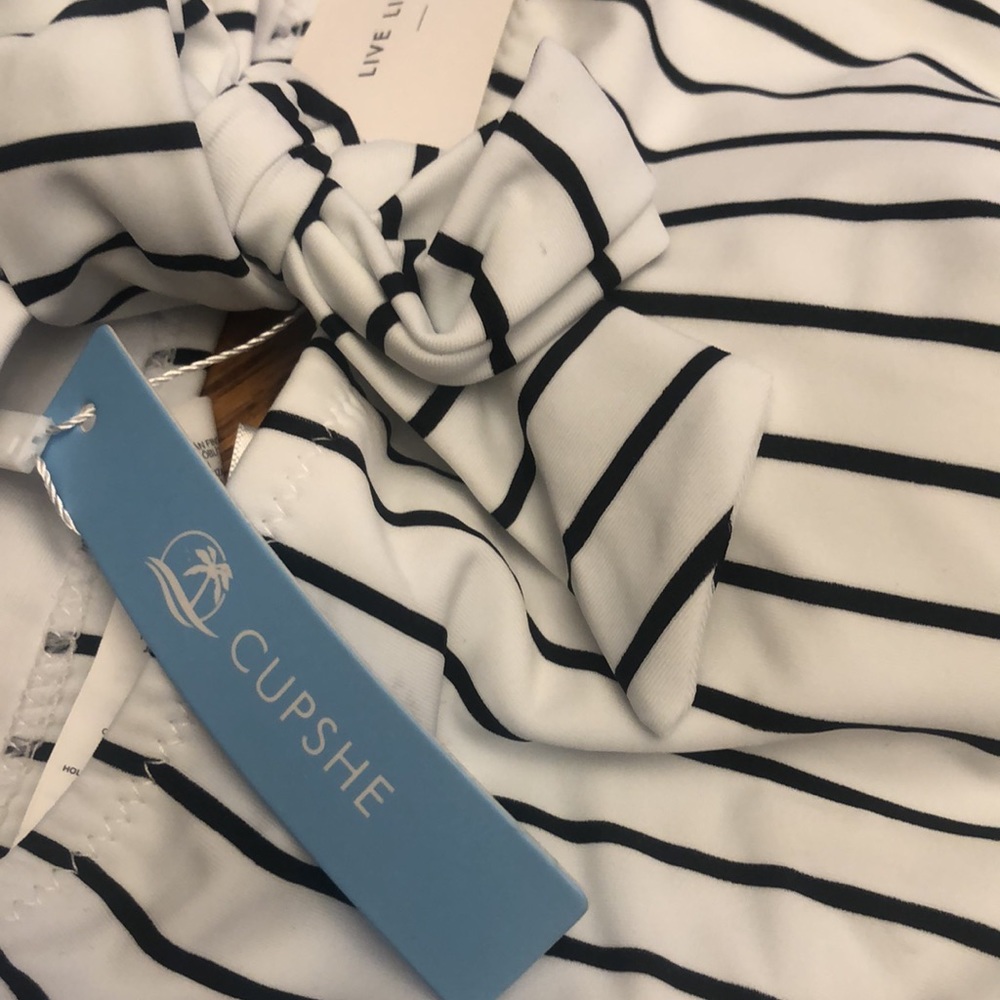NWT Cupshe One Piece black and white - Picture 6 of 6